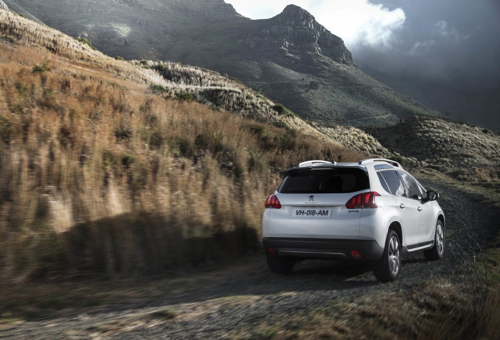 Robusto, compacto y ecológico es el Peugeot 2008 Allure