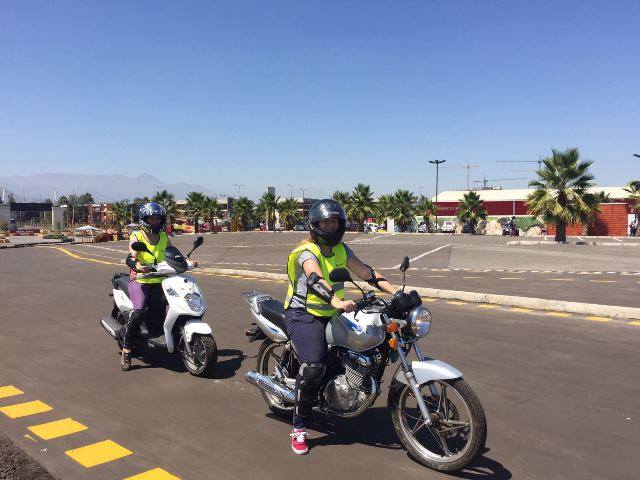 Clínicas gratuitas de conducción de motocicletas ofrece Derco