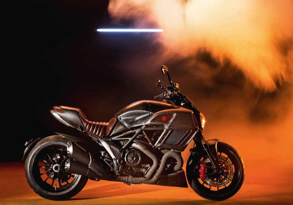 La Diavel también viste a la moda