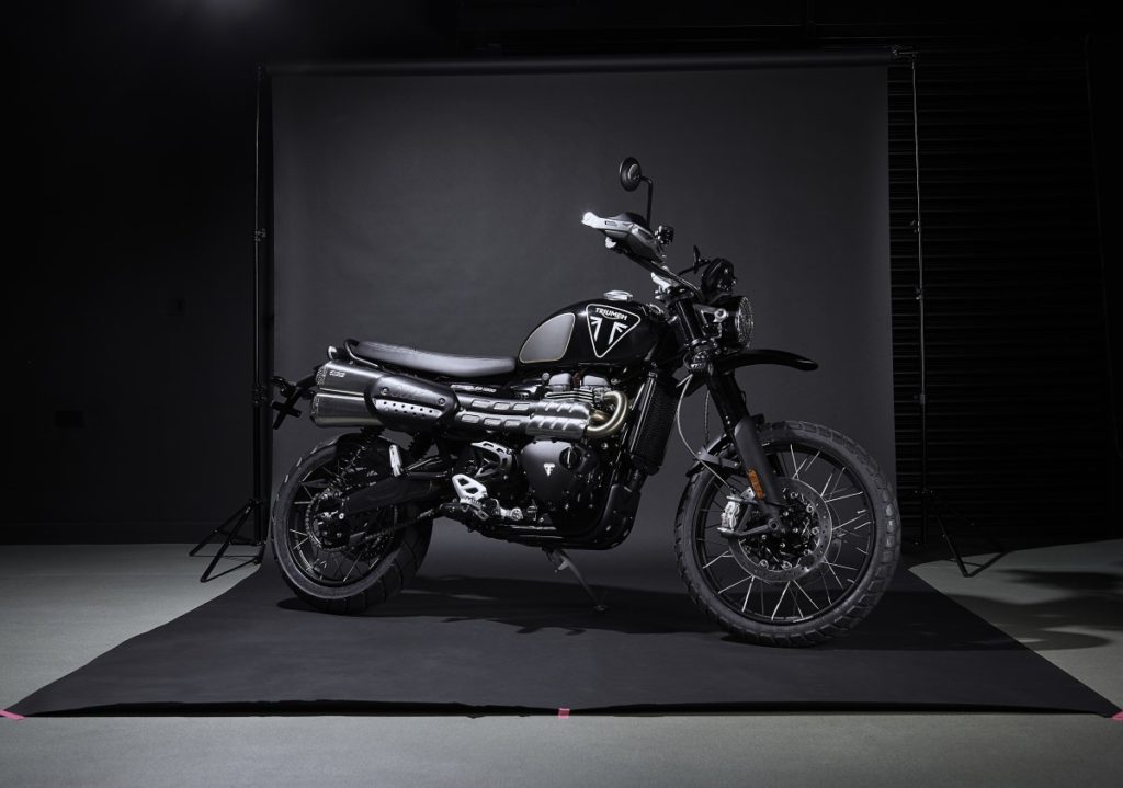 Triumph Scrambler 1200 se convierte en la primera moto oficial de la saga 007