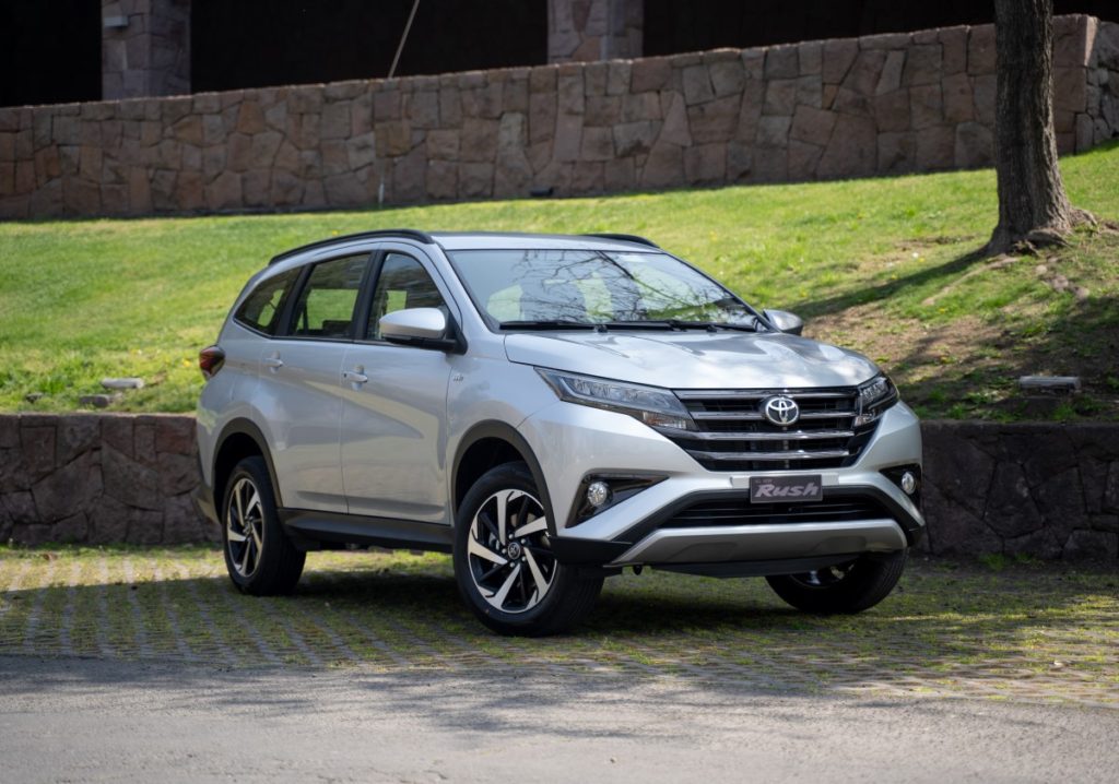 El inédito Rush 2021 oxigena la gama familiar de Toyota