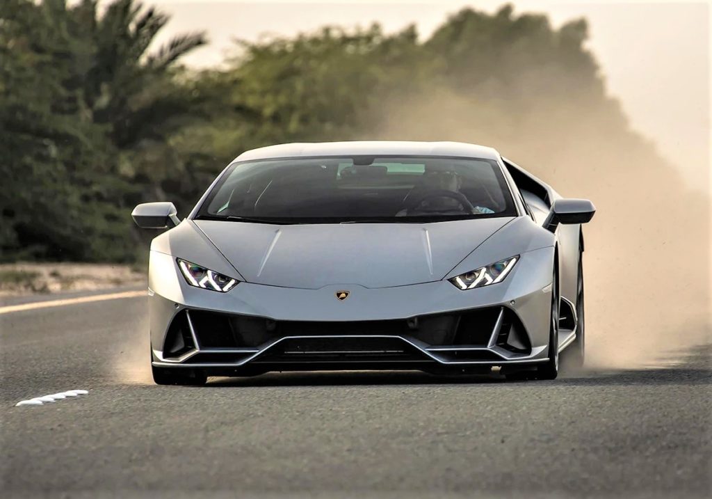 “Chino” Ríos lució orgulloso su nuevo Lamborghini Huracán Evo