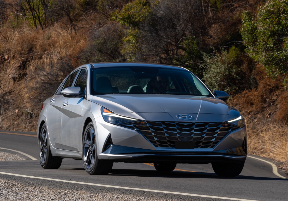 Hyundai Elantra: así es la deportiva y tecnológica séptima generación