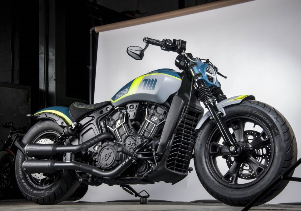 Tank Machine le da colorido artístico a la Indian Scout Bobber