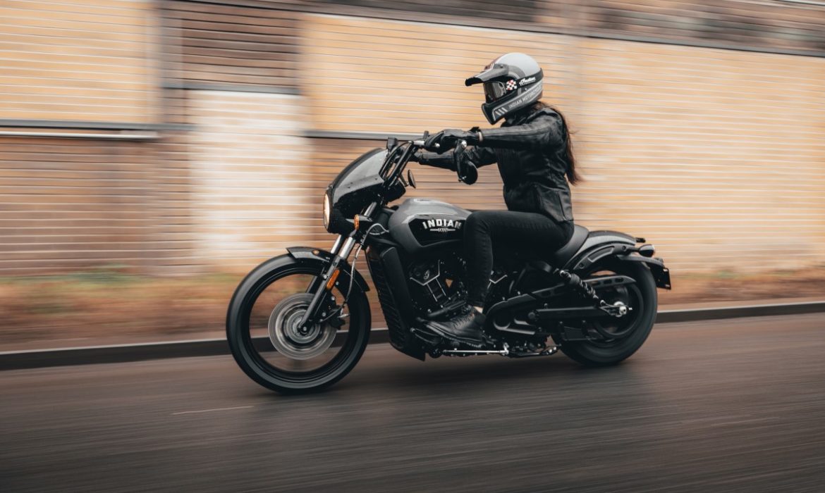 Indian Scout Rogue 2022: toque de agresividad para la gama Cruiser