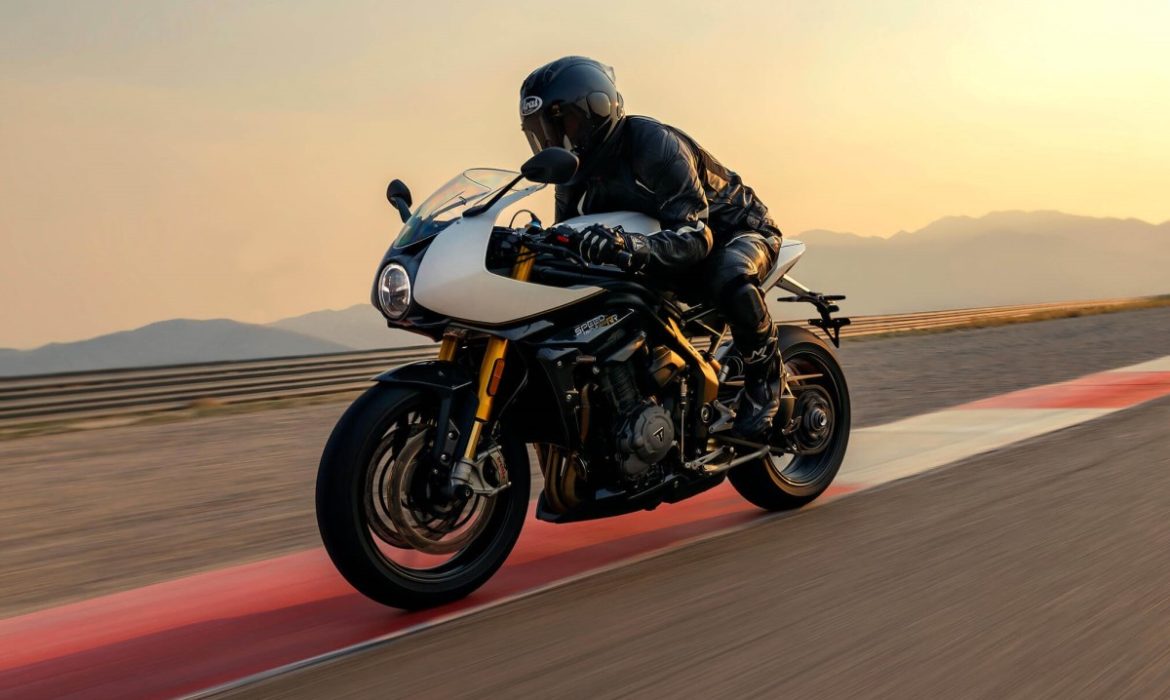 Triumph Speed Triple 1200 RR debuta en Chile con actitud y rendimiento