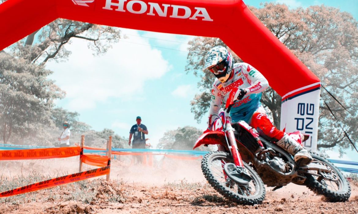 Ruy Barbosa se transforma en piloto oficial de Honda Chile