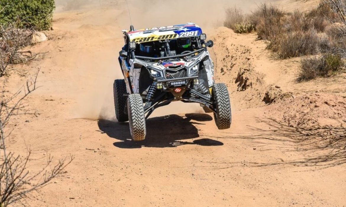 Baja 400: chileno “Kid” Arriagada cruza la meta tras 14 horas de carrera