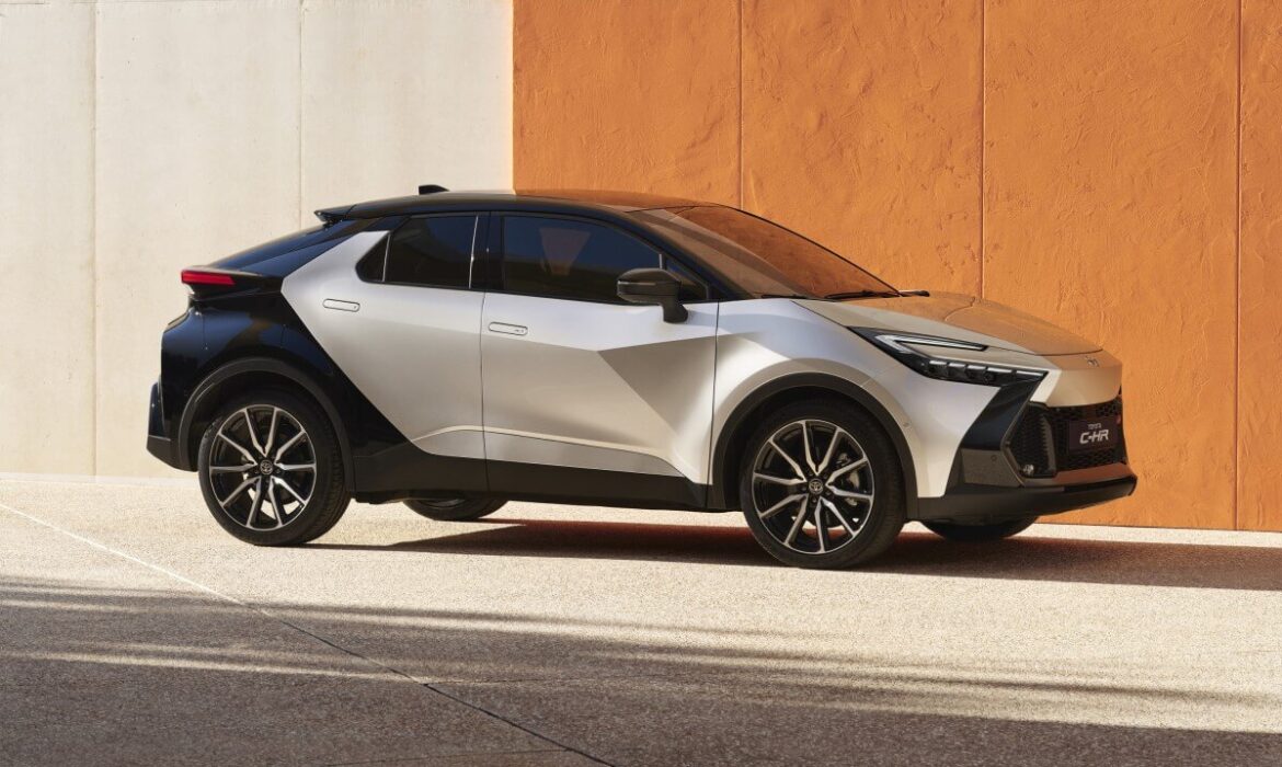 Toyota C-HR muestras las cartas de su segunda generación