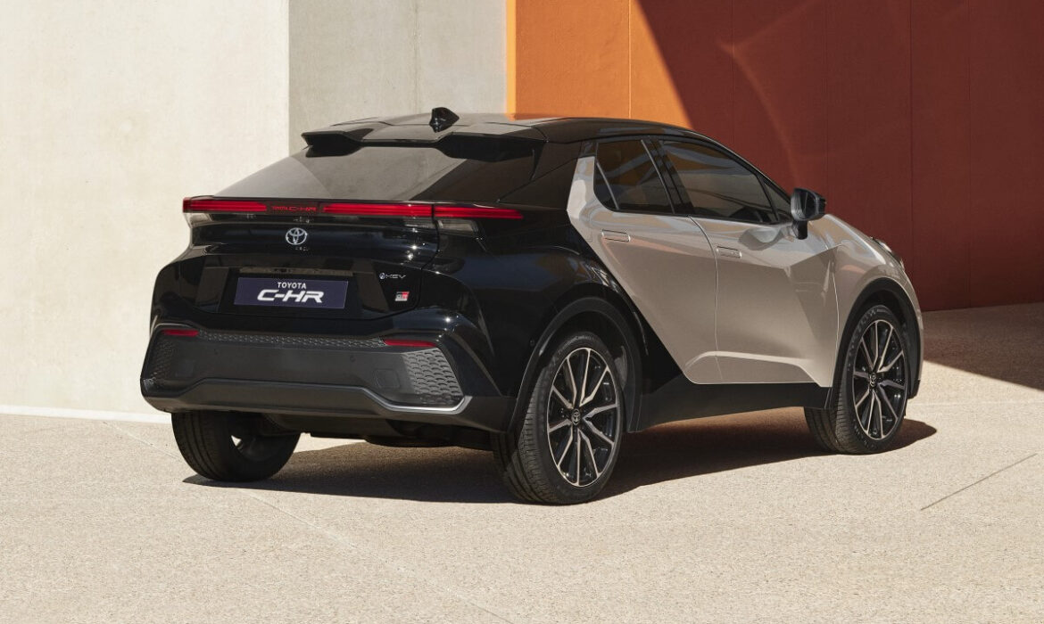 Toyota C-HR muestras las cartas de su segunda generación