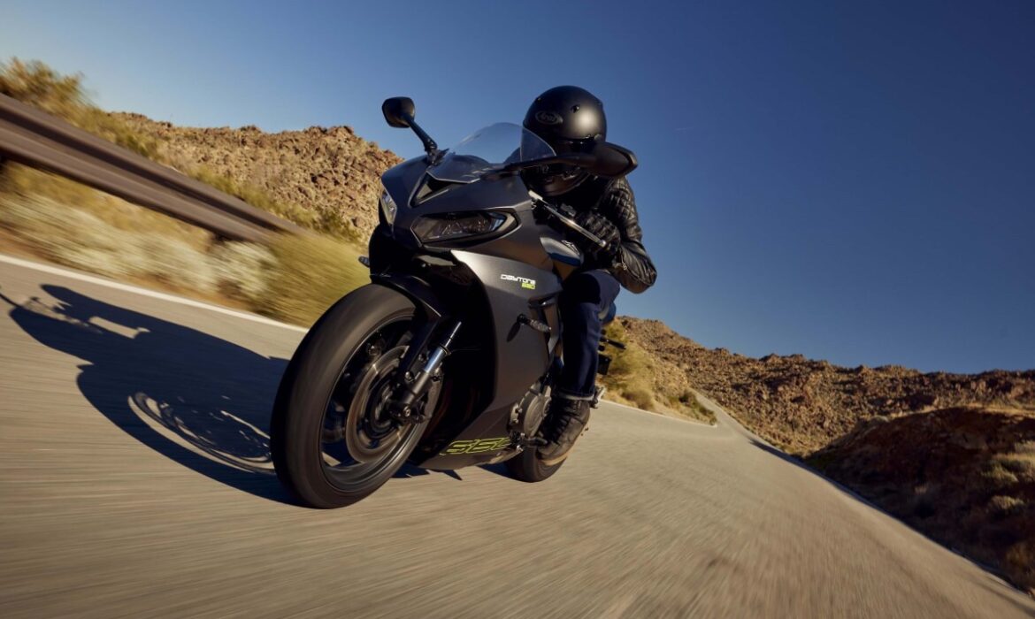 Triumph Daytona 660 2024: deportiva de media cilindrada se abre paso