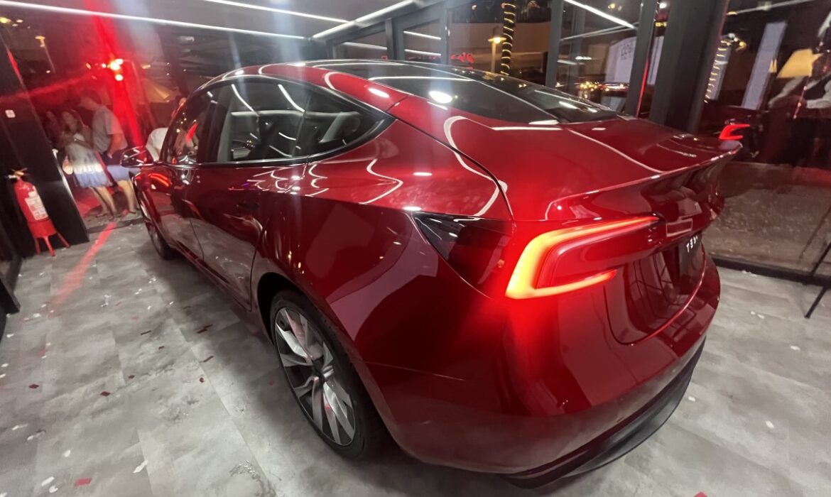 Tesla debuta en Chile: modelos y precios de sus autos eléctricos