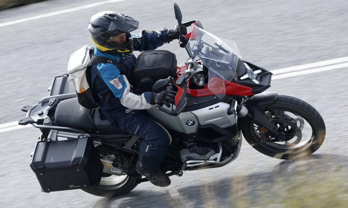 BMW R 1300 GS Adventure: test en Málaga a la caja automática y asiento que se baja solo