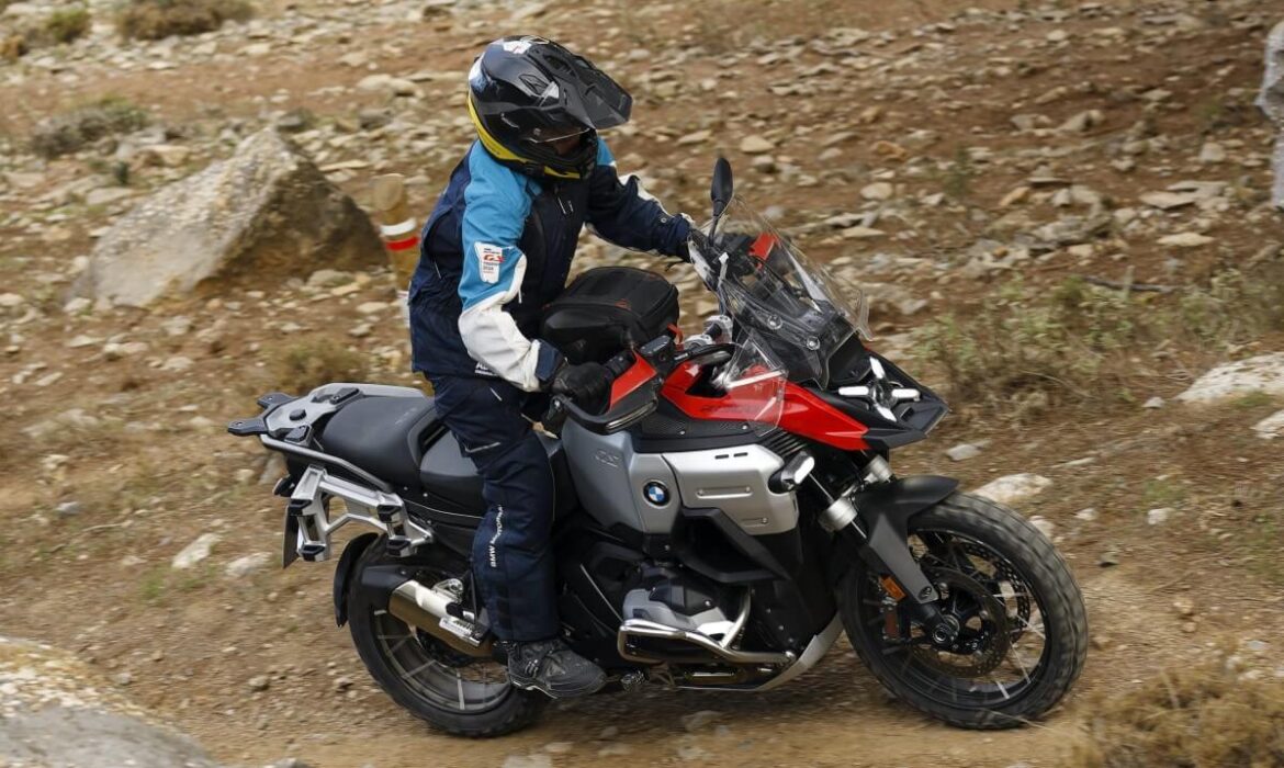 BMW R 1300 GS Adventure: test en Málaga a la caja automática y asiento que se baja solo