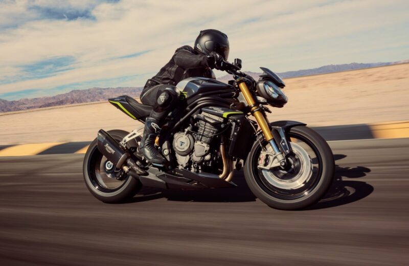 Triumph Speed Triple 1200 RS 2025: la naked da un salto en rendimiento