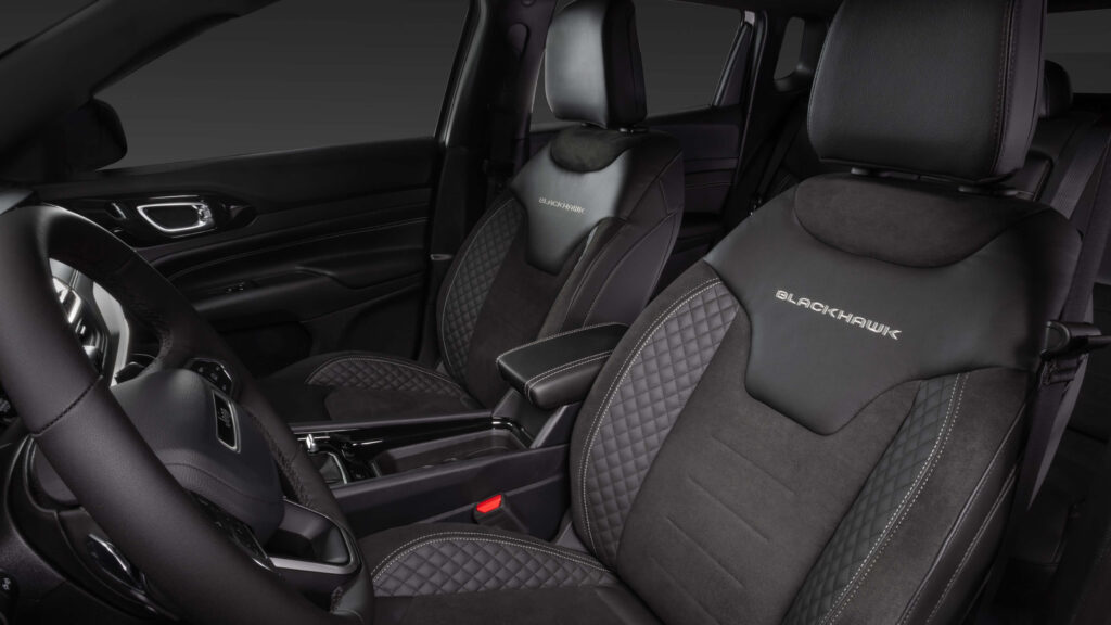 Jeep Compass Blackhawk con motor Hurricane redefine la gama