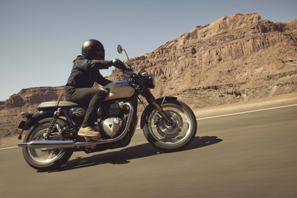 Triumph reformula sus modelos Bonneville y Scrambler para 2026