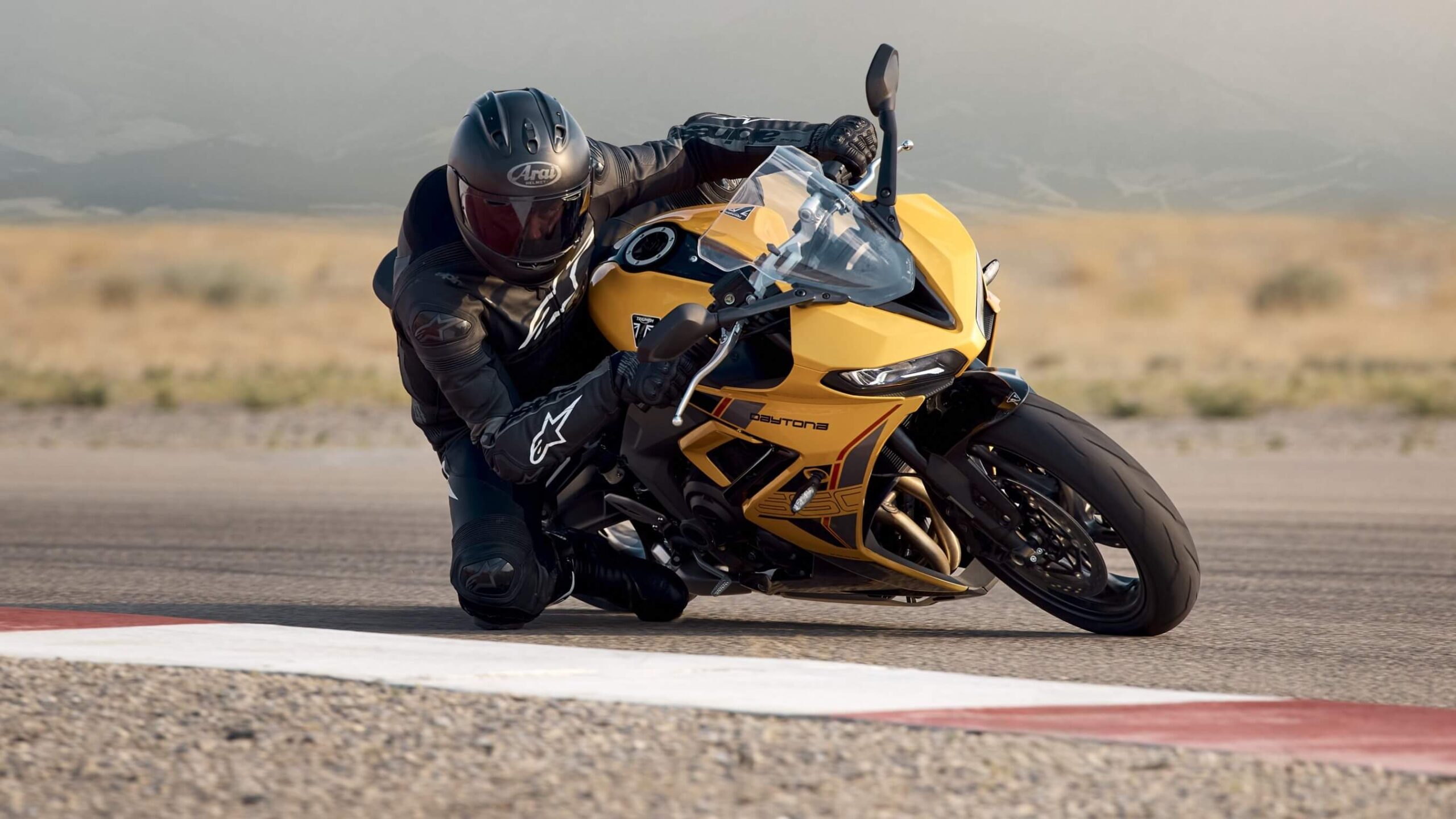 Triumph Daytona 660: moto deportiva dotada con nuevas capacidades